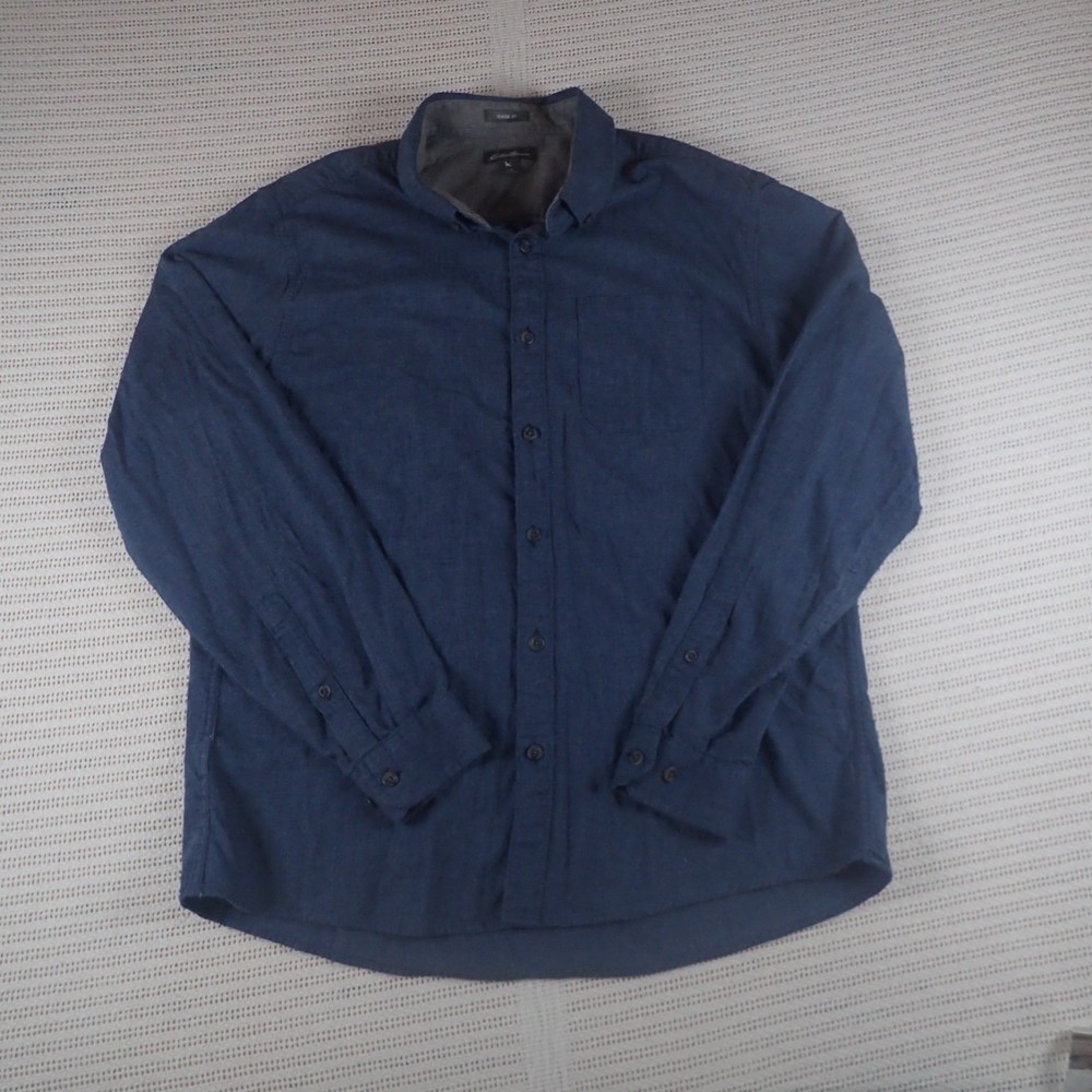 Eddie Bauer Classic Fit Blue Long Sleeve Button up Shirt Size: Large